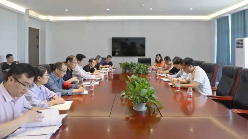 文演集團(tuán)黨委委員、副總經(jīng)理柯亨龍赴南昌市文演高級(jí)中